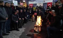 Van'da işten çıkarılan belediye çalışanları yeni yıla eylem yaparak girdi