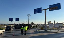 Aydın'da devrilen itfaiye aracındaki 3 personel yaralandı