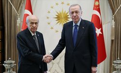 Bahçeli'den Erdoğan'a tebrik telefonu