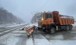 Bolu Dağı'nda yoğun kar yağışı etkili oluyor