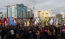 DEM Parti’nin Esenyurt mitinginde Öcalan’ın mesajı paylaşıldı