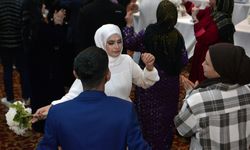 Hamile ve çocuklu 99 çifte toplu resmi nikah