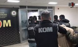 Kendilerini memur olarak tanıtıp 90 milyon TL dolandırdılar