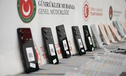 Kapıkule’de bir tırda 850 kaçak cep telefonu ele geçirildi