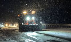 Kastamonu'da kar yağışı ulaşımda aksamalara neden oluyor