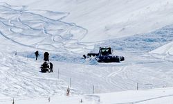 Palandöken'de jandarmanın uyarısına rağmen kayan snowboardcuya ceza