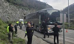 Zonguldak’ta yolcu otobüsü tünele çarptı: 3 yaralı