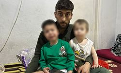 Annelerinin evi terk ettiği 2 çocuğuyla yalnız başına kaldı