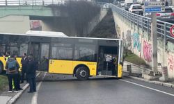 Beyoğlu'nda İETT otobüsü kaza yaptı