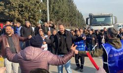 Fenomen Oğuzhan Alpdoğan, eski çalıştığı fabrikadaki greve katıldı