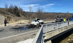 Kastamonu'da bariyerlere çarpan otomobilin sürücüsü hayatını kaybetti