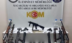 Samsun'da eğlence mekanında çok sayıda silah ele geçirildi