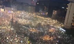 Sırbistan'da ‘ülke tarihinin en kalabalık protestosu’ düzenlendi