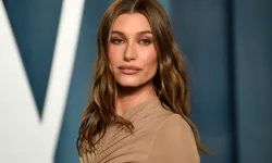 Hailey Bieber kozmetik markasını 1 milyar dolara sattı