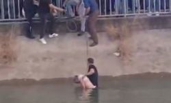 Adana'da sulama kanalında hareketsiz duran kişiyi çevredekiler kurtardı