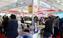 Fuarda kitaplara el konulmuştu: Yayınevi sahibi ve çalışanına dava
