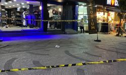 Bağcılar’da iş yerine düzenlenen silahlı saldırıda 5 kişi yaralandı