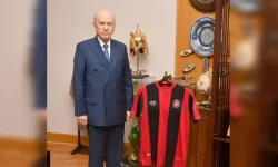 Bahçeli'den taraftarı olduğu Fatih Karagümrük'e tebrik telefonu