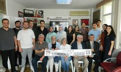 Ankara Balıkesirliler Derneği'nde ‘Nutuk’ hediyeli mezuniyet pastası töreni