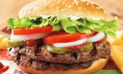Burger King’e dava: Hamburgerleri olduğundan büyük gösteriyor
