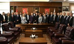 CHP'li il belediye başkanları: Darbeye, kayyıma, hukuksuzluğa karşı tek yüreğiz
