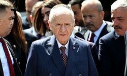 Bahçeli’den AK Parti’nin 24. yılı için 1071 kırmızı gül