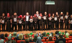 Engelli bireyler sahne performanslarıyla büyük alkış aldı