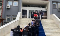 Fuhuş, rüşvet ve insan ticareti operasyonunda yakalanan 10 şüpheli adliyede