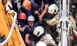Kanalizasyon çalışmasında göçük: Enkaz altında kalan işçi kurtarıldı
