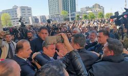 Özgür Özel’e yumruklu saldırı