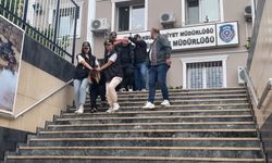 Fatih'te eski eşiyle görüştüğünü öğrendiği kişiyi bıçaklayarak öldürdü