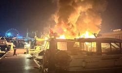 Tuzla marinada 4 tekne alev alev yandı