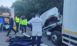 Kocaeli'de TIR kazası; şoför öldü