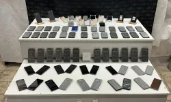 Hakkari’de 136 kaçak telefon ele geçirildi