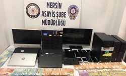 Mersin'de dolandırıcılık yaptıkları iddiasıyla yakalanan 10 zanlıdan 3'ü tutuklandı