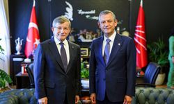 Özel, Davutoğlu ile bir araya geldi
