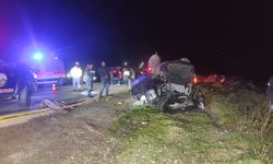 Hafif ticari araç takla attı: 3 ölü, 2 yaralı