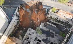 Sarıyer'de yol çöktü: Eski Büyükdere Caddesi trafiğe kapatıldı