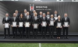 Serdal Adalı ve yönetimi, mazbatalarını aldı