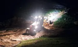 Van'da su seviyesi yükselince vatandaşlar mahsur kaldı
