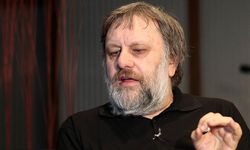 Slavoj Zizek’ten fesih kararına destek