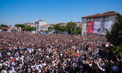 Ferdi Zeyrek son yolculuğuna uğurlandı: 'Bana Nurcan dik dur, üç çocuğumuz var derdi'