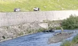 Dereye uçan araçtaki anne baba ve çocukları öldü