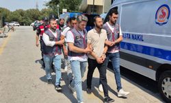 Arkadaşlarıyla plan yapıp çalıştığı iş yerinde hırsızlık yaptı