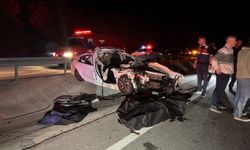 Balıkesir'de kamyona çarpan otomobildeki 2 kişi öldü, 3 kişi yaralandı