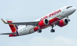 Hindistan'a giden Air India uçağı bomba ihbarının ardından acil iniş yaptı