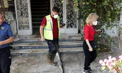 Belediye işçileri, sel temizliğinde karbonmonoksit gazından etkilendi