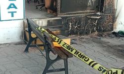 Belediyenin tahsilat ofisini benzin dökerek yaktılar
