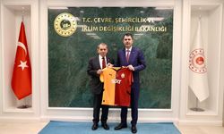 Bakan Kurum, Dursun Özbek'i kabul etti