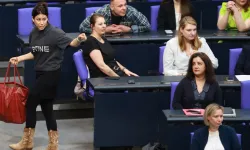 Filistin tişörtü giyen milletvekili Meclis’ten çıkarıldı